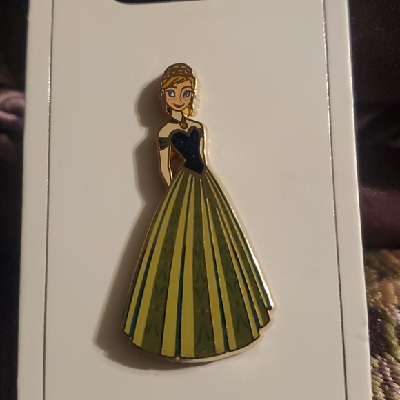 NWT Frozen Disney Trading Pins Set - Picture 2 of 6